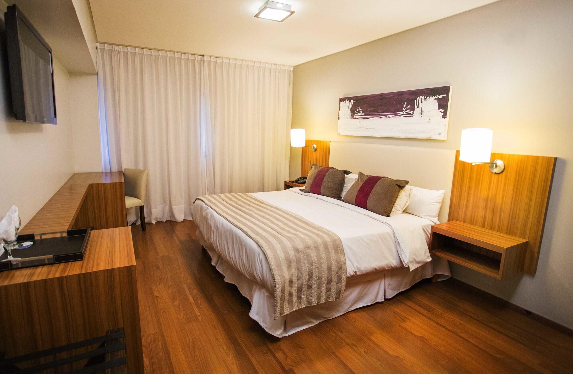 Hotel Bicentenario Suites & Spa San Miguel de Tucuman Ngoại thất bức ảnh
